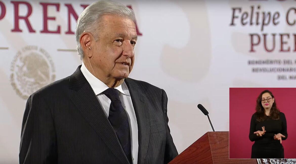 AMLO exige transparencia en elecciones del STPRM tras demanda de Cristina Alonso