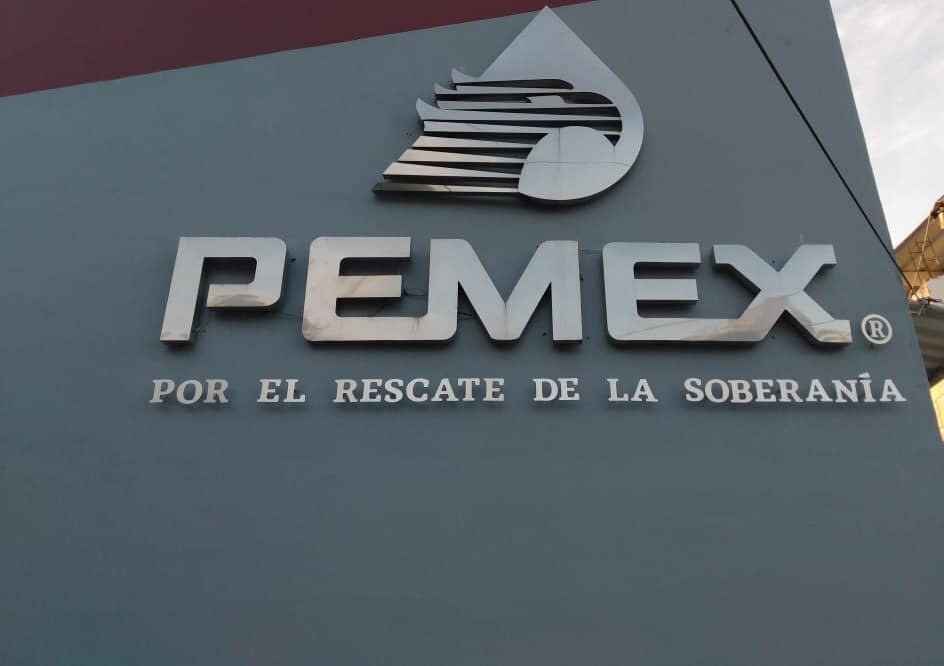 Pemex incrementó su refinación en 2025; también redujo deuda.