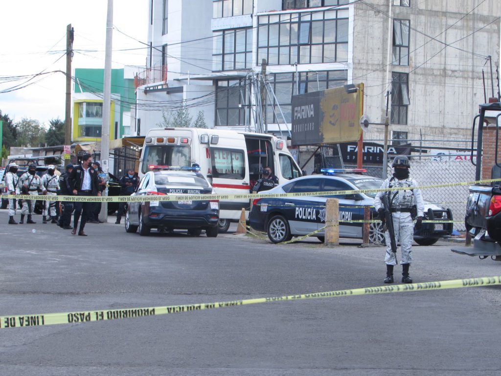 Avanza la pavimentación de minas en Metepec con Carlos Santiago Vega.