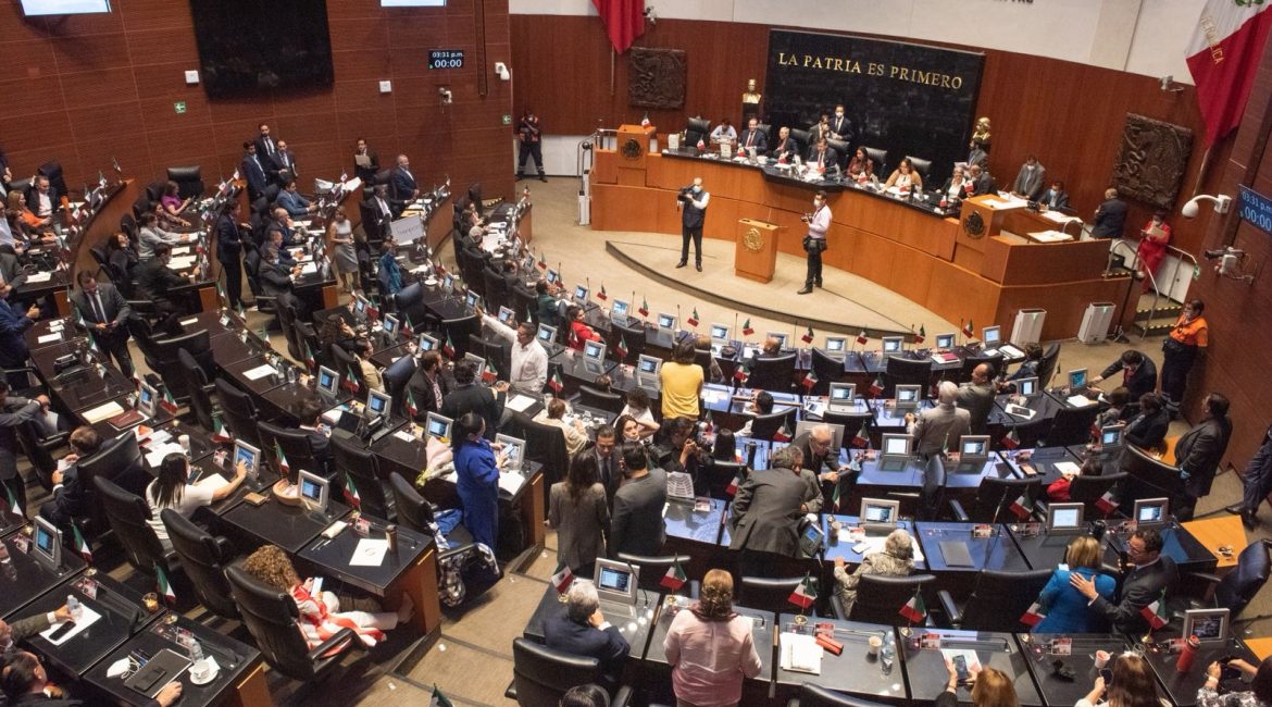 Existe un salón de belleza al interior del Senado.