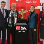 Claudia Sheinbaum finalmente recibió la Copa del Mundo; inició cuenta regresiva para el inicio del torneo.