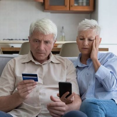 Crecen 11.4% los fraudes contra adultos mayores en internet