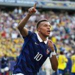 Francia derrota a Suecia de la mano de Mbappé, hacia Octavos