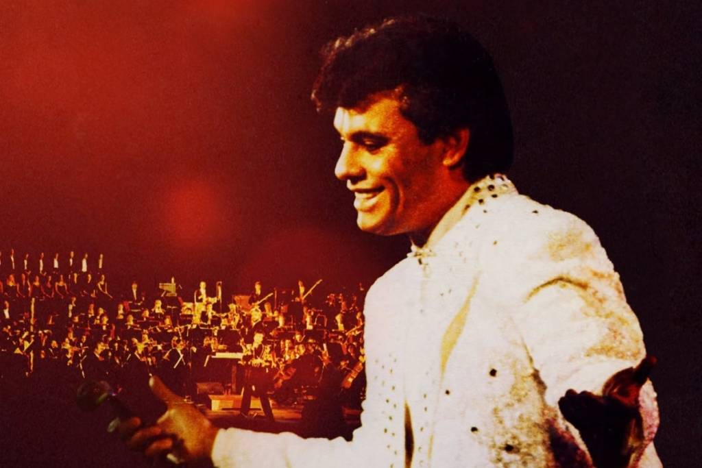Juan Gabriel revivirá en cines su noche de Bellas Artes