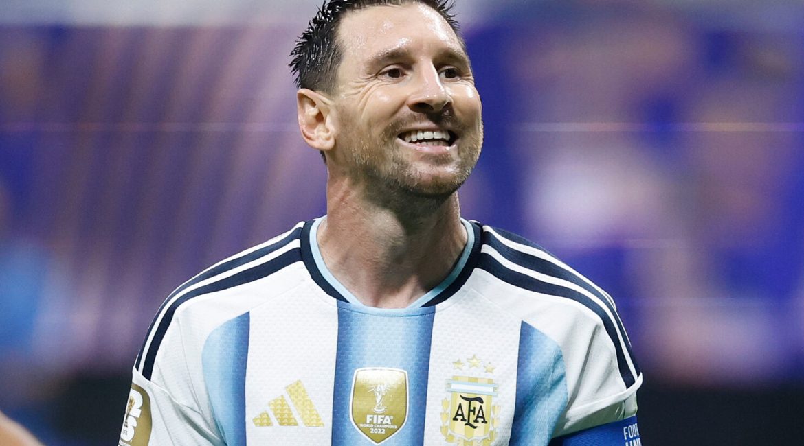 Argentina vence con Messi