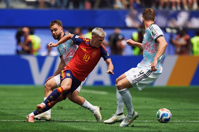 España derrota a Bélgica con gol agónico