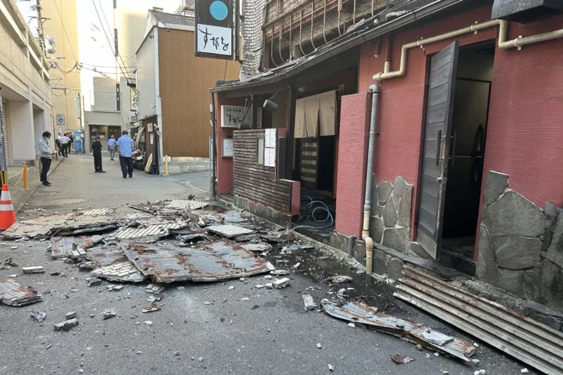 Fuerte terremoto sacude Japón; reportan graves daños