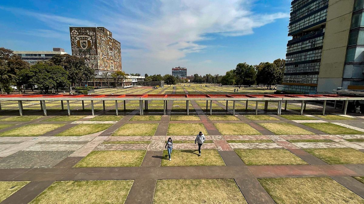 UNAM pausa inscripciones tras revisar examen de ingreso