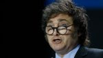 El presidente de Argentina, Javier Milei, acusó este domingo a México, Brasil y al Partido Demócrata de Estados Unidos de impulsar una presunta "campaña antiargentina"