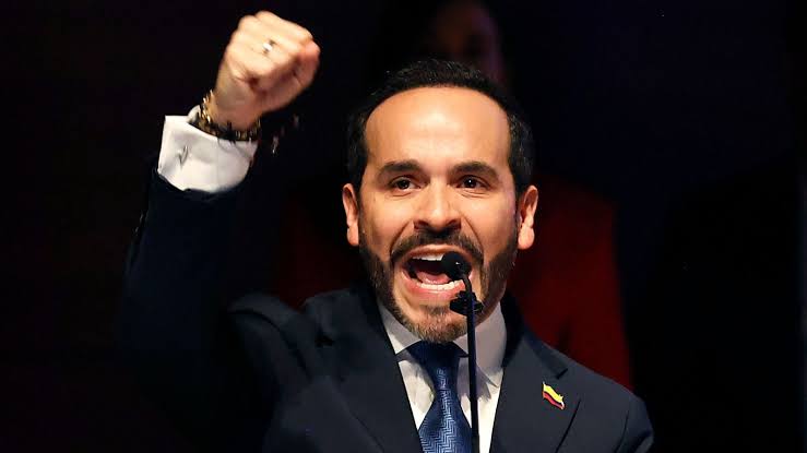 El presidente electo de Colombia, Abelardo De la Espriella, anunció que, tras asumir el cargo el próximo 7 de agosto, ordenará el cierre de 15 consulados y 14 embajadas