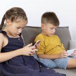 Francia veta redes sociales para menores desde septiembre