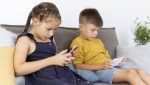 Francia se convertirá en el primer país de la Unión Europea en prohibir el uso de redes sociales a menores de 15 años