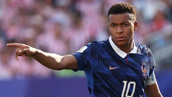 Racismo contra Mbappé provoca reacción mundial
